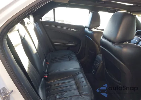 2018 Chrysler 300 из США, поврежденный, VIN 2C3CCABG0JH191053